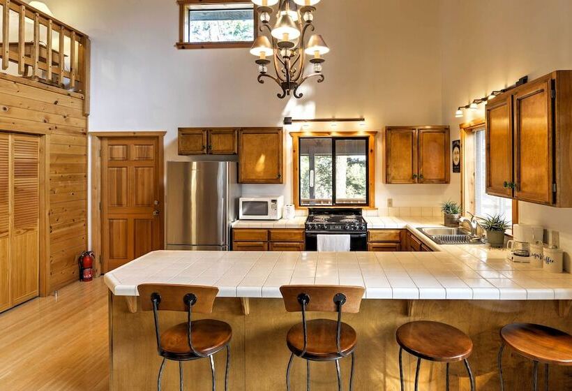 Ashland Cabin On 170 Acres W/ Mtn Views & Sauna!