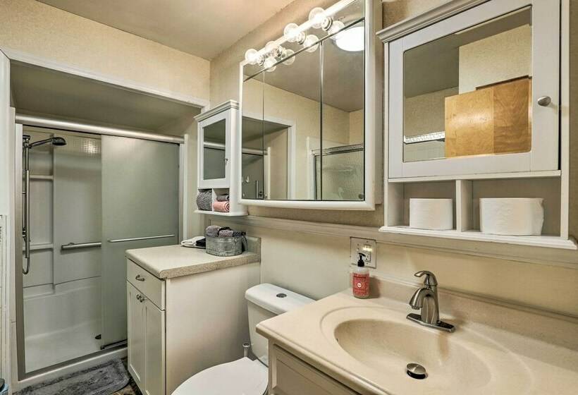 Blue Ridge Mountain Escape W/ Hot Tub, Grill!