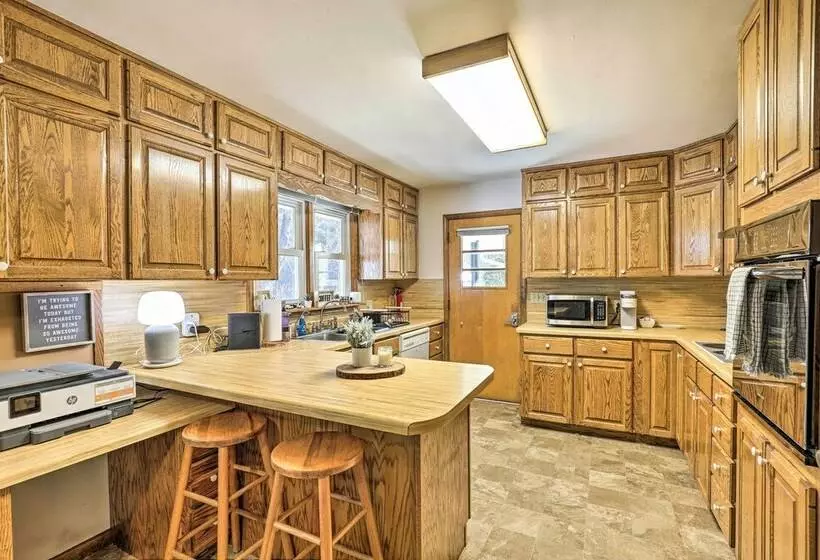 Blue Ridge Mountain Escape W/ Hot Tub, Grill!