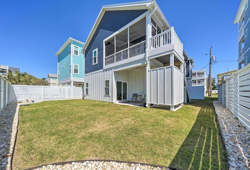 Bright Coastal Abode With Porch & Beach Access!
