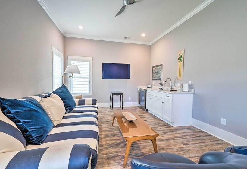 Bright Coastal Abode With Porch & Beach Access!