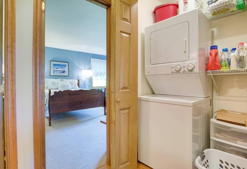 Calm Stewartstown Cottage On 90 Acres W/ Barn