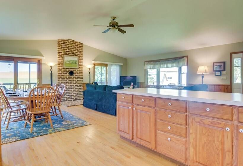 Calm Stewartstown Cottage On 90 Acres W/ Barn