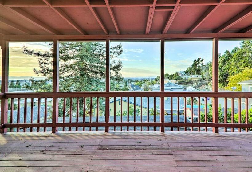 Castro Valley Home W/ Bay Area Views!