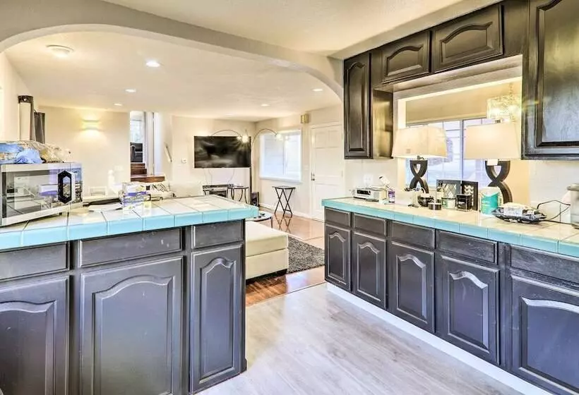 Castro Valley Home W/ Bay Area Views!