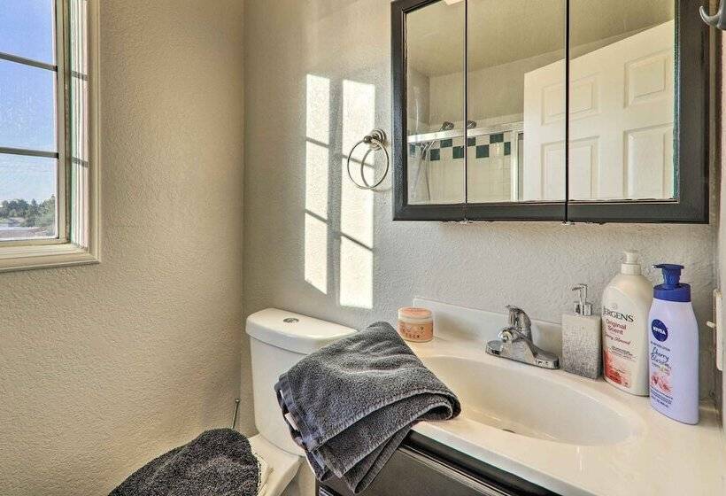 Castro Valley Home W/ Bay Area Views!