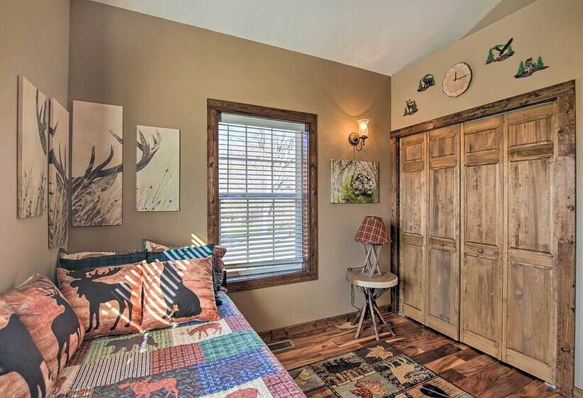 Centerville Cabin Rental: 68 Mi To Nashville!