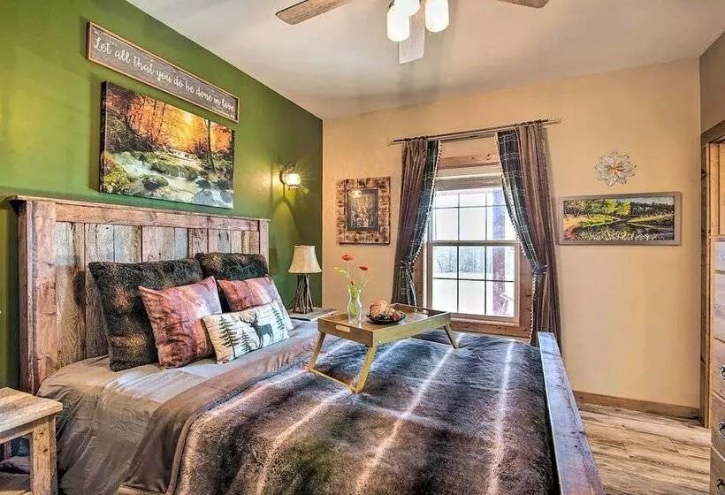 Centerville Cabin Rental: 68 Mi To Nashville!