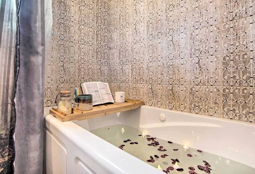 Centerville Cabin Rental: 68 Mi To Nashville!