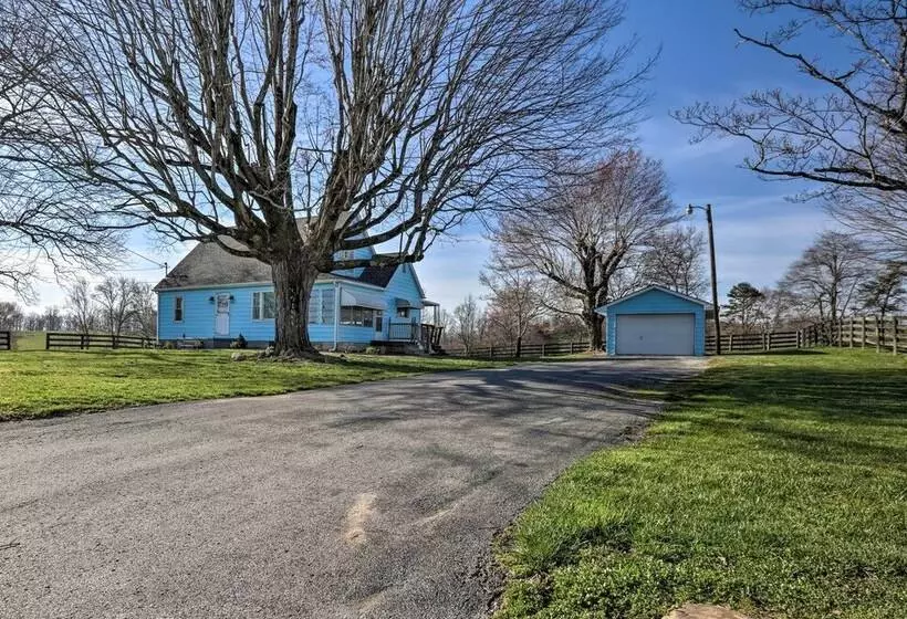Charming East Bernstadt Retreat < 6 Acre Farm!