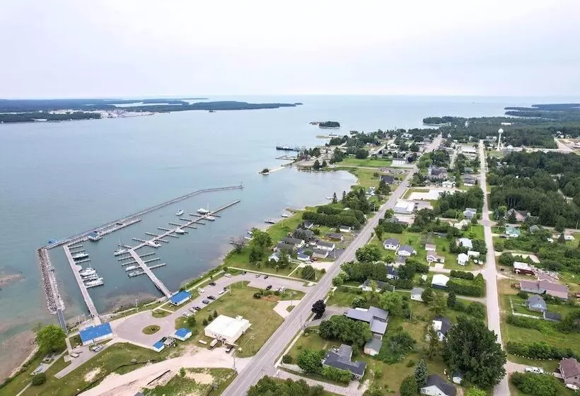 Colorful Lake Huron Home: Near Ferry & Beach!