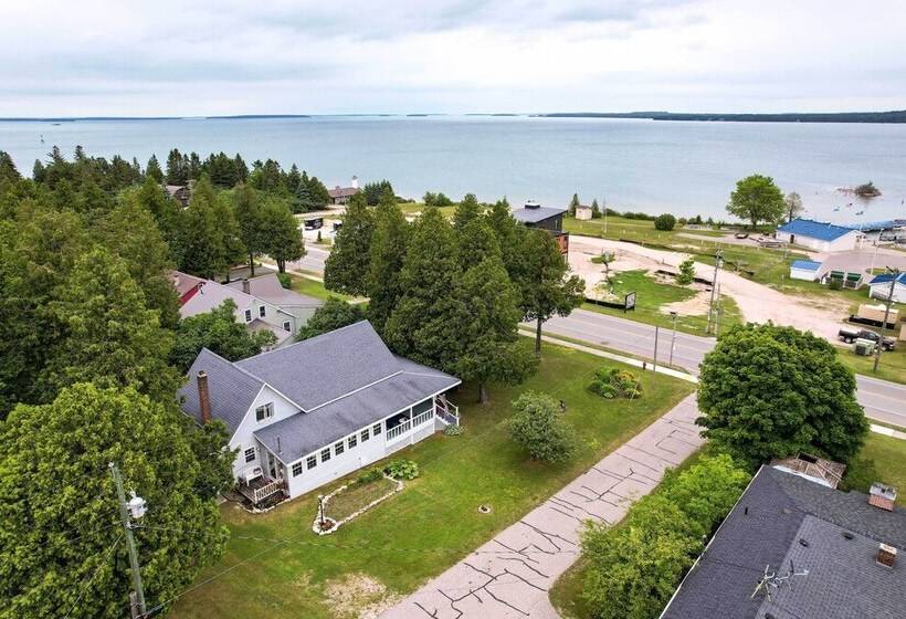Colorful Lake Huron Home: Near Ferry & Beach!