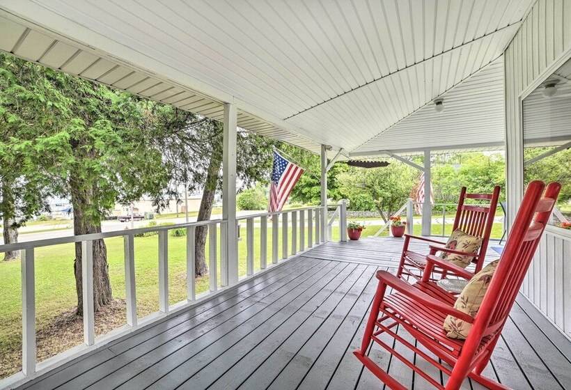 Colorful Lake Huron Home: Near Ferry & Beach!