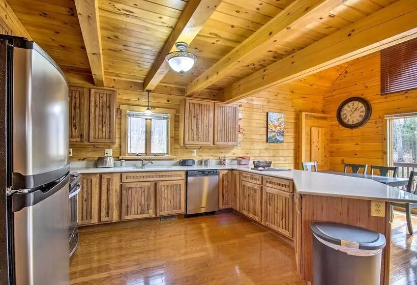 Cozy Log Home: Centrally Located & Pet Friendly!