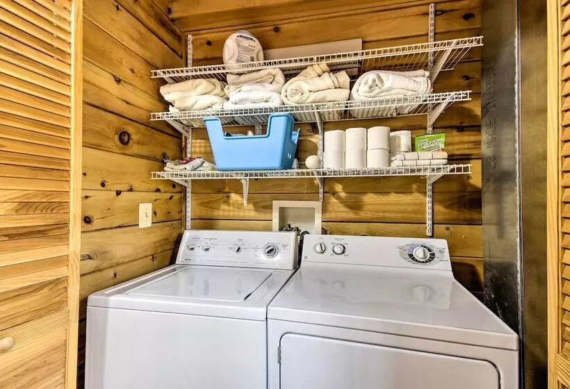 Cozy Log Home: Centrally Located & Pet Friendly!