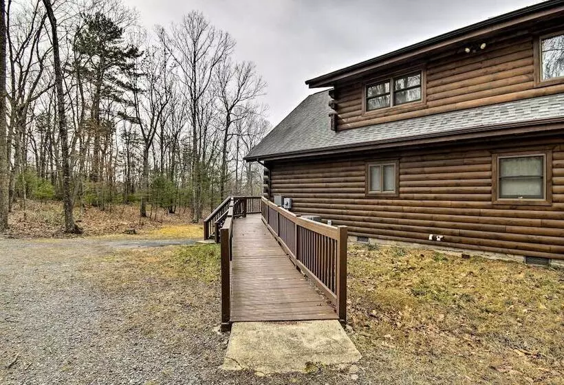 Cozy Log Home: Centrally Located & Pet Friendly!