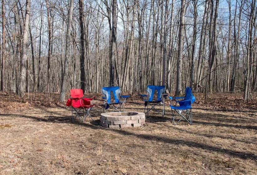 Cozy Log Home: Centrally Located & Pet Friendly!