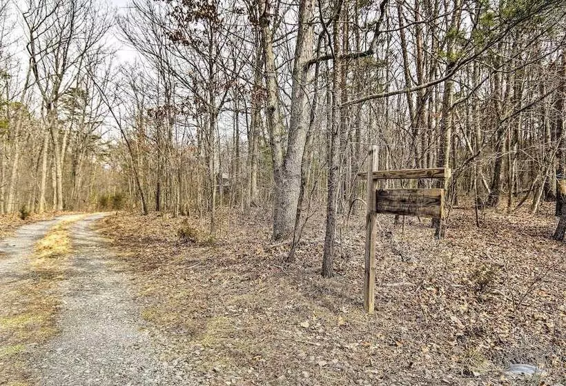 Cozy Log Home: Centrally Located & Pet Friendly!