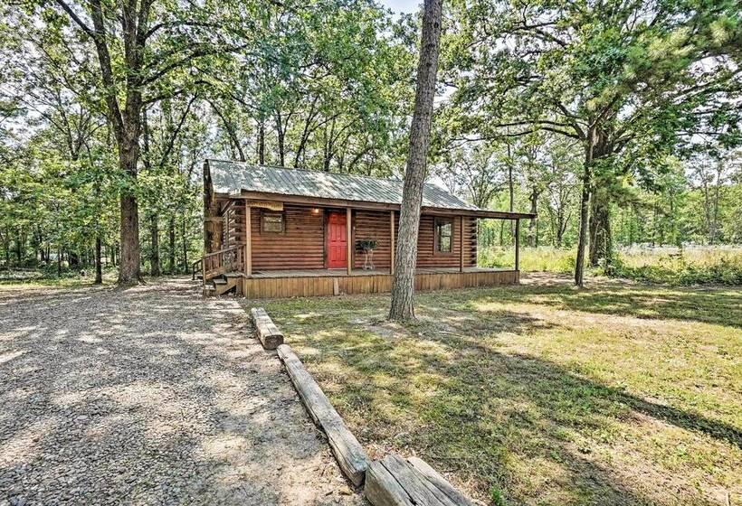 Cozy Broken Bow Cabin W/ Hot Tub & 2 Porches!