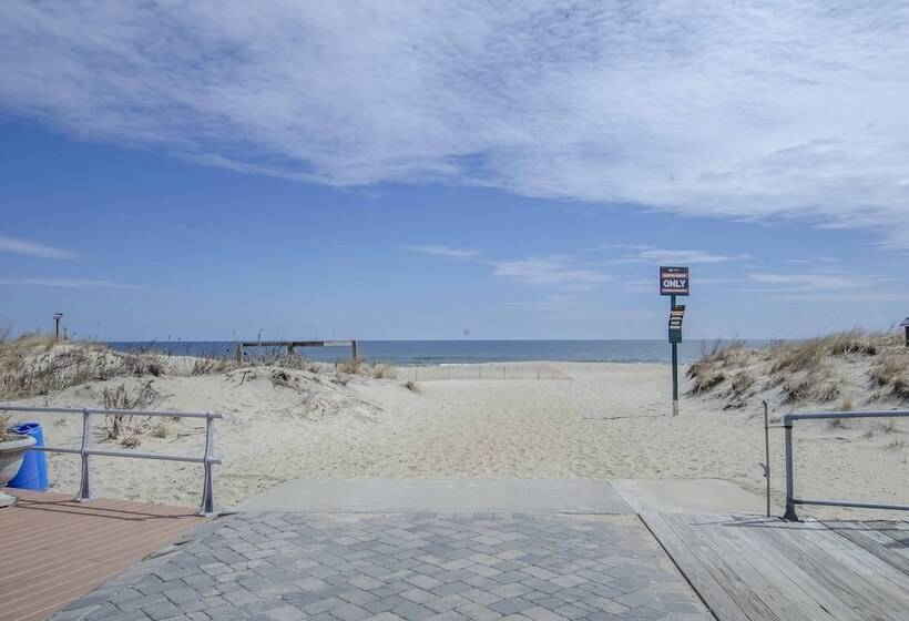 Cozy Ocean Grove Beach Retreat: Walk To The Coast!