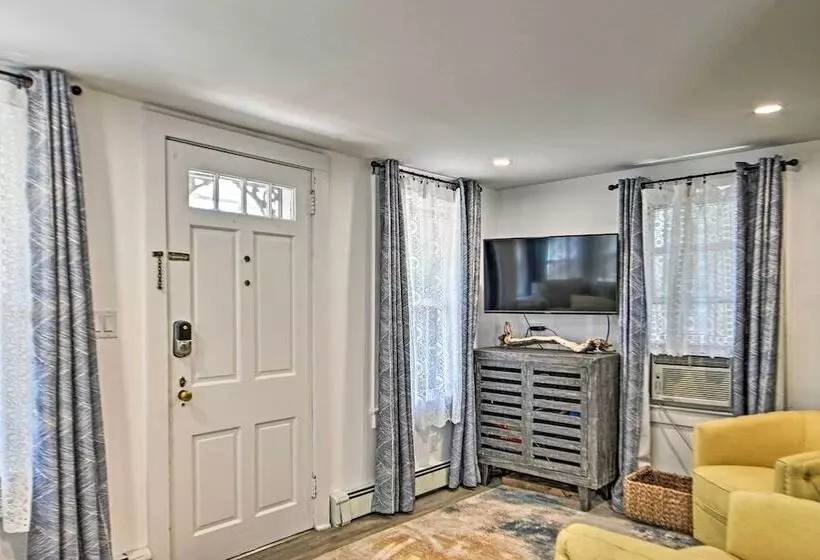 Cozy Ocean Grove Beach Retreat: Walk To The Coast!