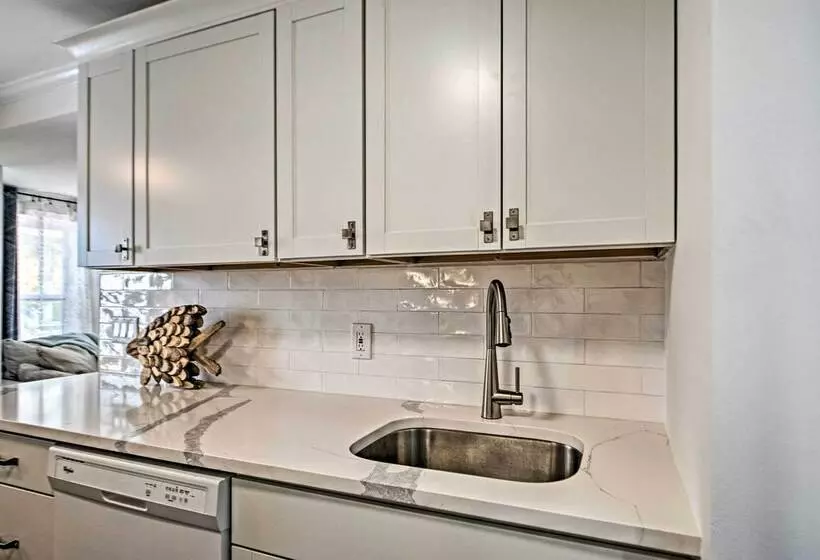 Cozy Ocean Grove Beach Retreat: Walk To The Coast!