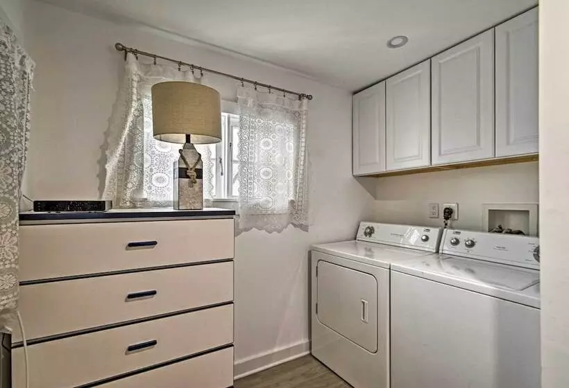 Cozy Ocean Grove Beach Retreat: Walk To The Coast!