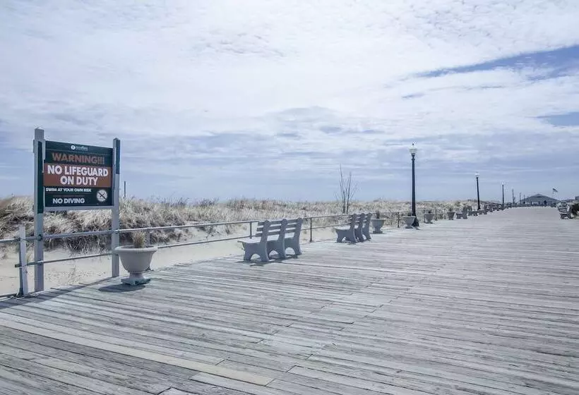 Cozy Ocean Grove Beach Retreat: Walk To The Coast!