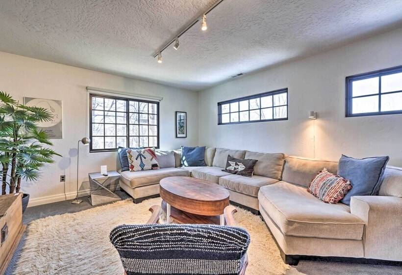 Custom Home < 2 Mi To Downtown Boise