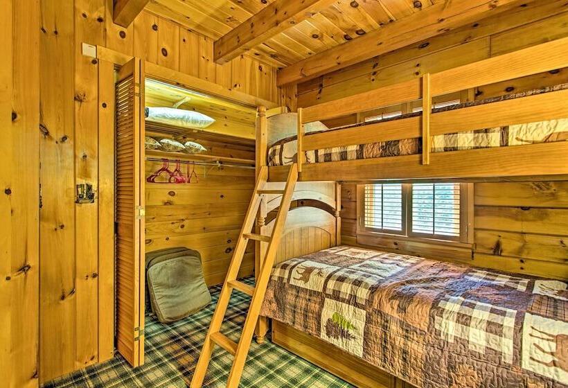 Fire Pit & Hot Tub: Poconos Family Cabin!