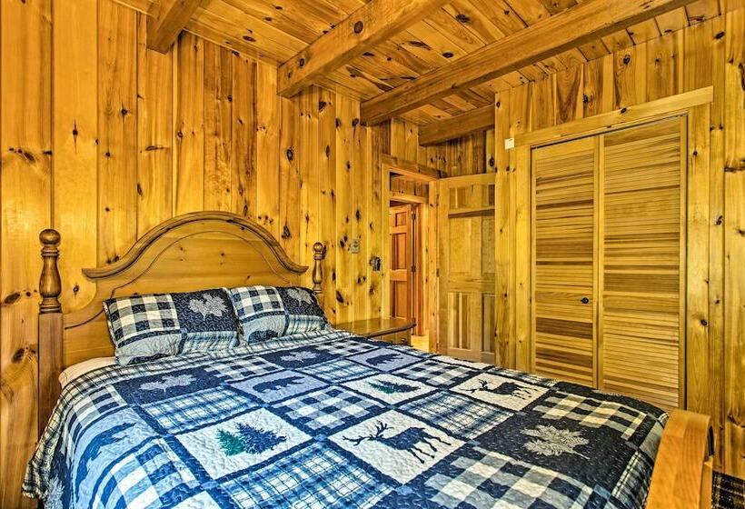 Fire Pit & Hot Tub: Poconos Family Cabin!