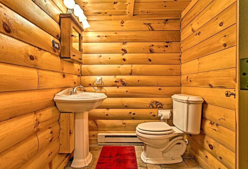 Fire Pit & Hot Tub: Poconos Family Cabin!