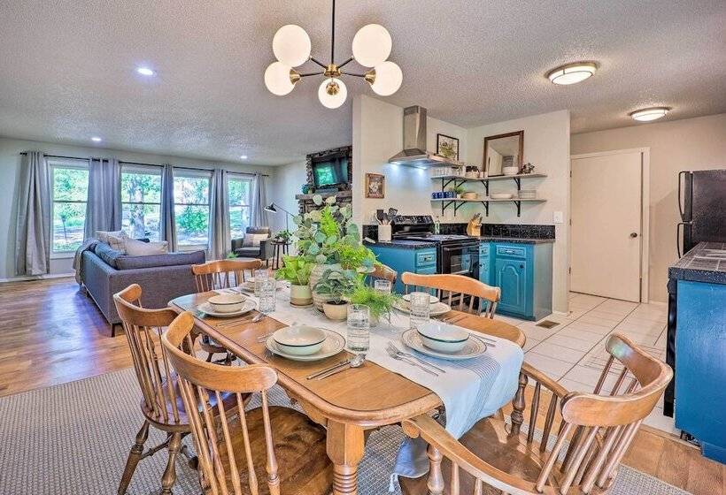 Dog Friendly Bella Vista Home W/ Grill + Deck