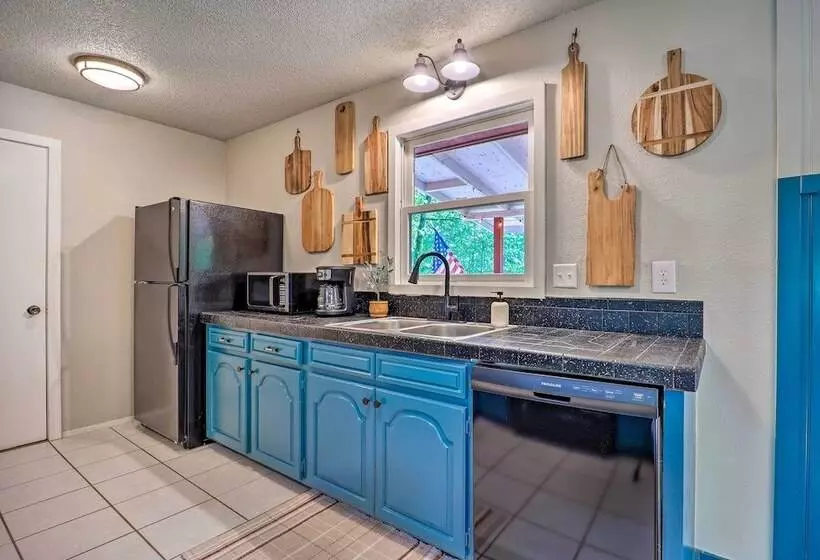 Dog Friendly Bella Vista Home W/ Grill + Deck