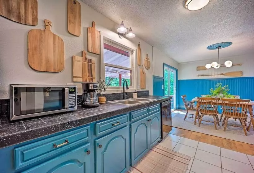 Dog Friendly Bella Vista Home W/ Grill + Deck