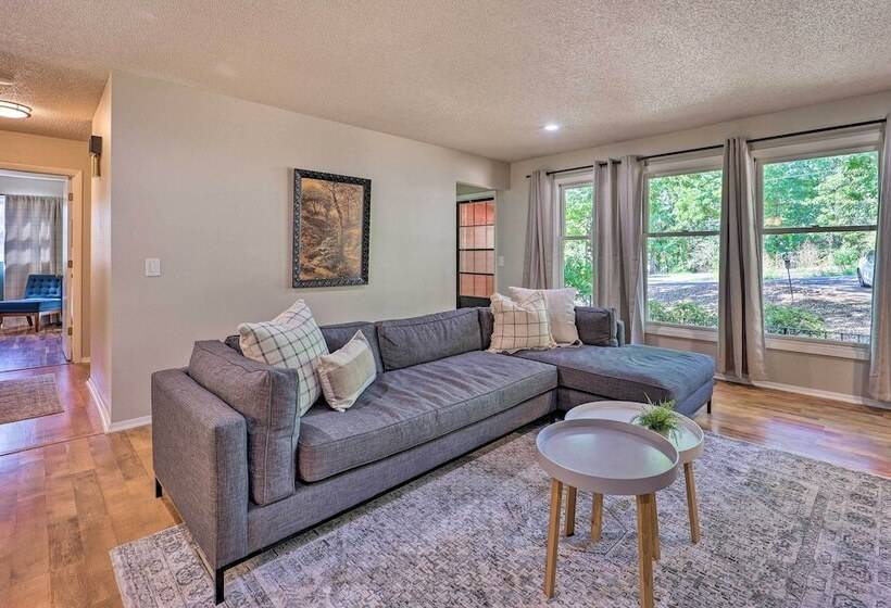 Dog Friendly Bella Vista Home W/ Grill + Deck