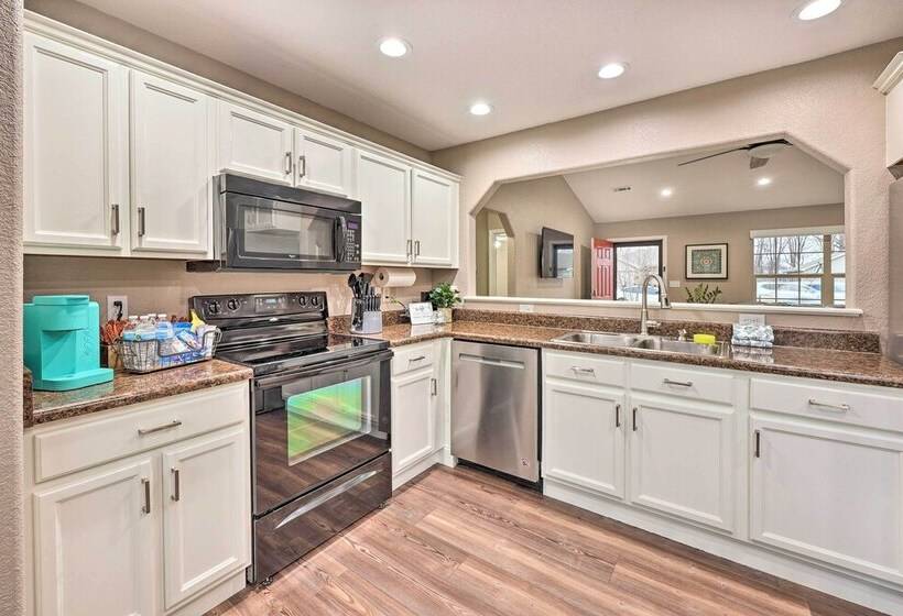 Gorgeous Bentonville Vacation Rental!