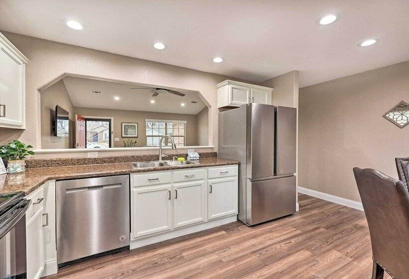 Gorgeous Bentonville Vacation Rental!