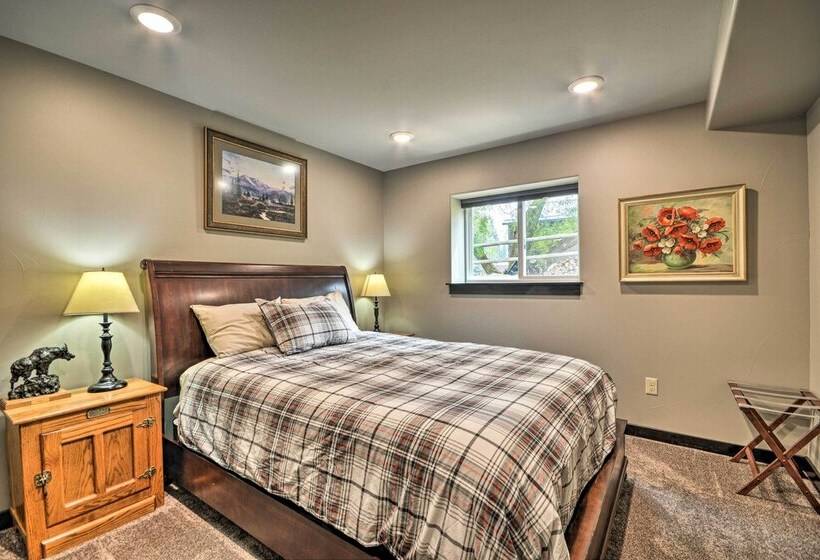 Grand Slam Ranch: Hike & Fly Fish On Site!