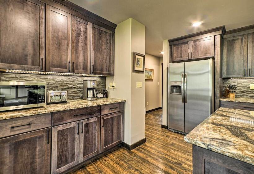 Grand Slam Ranch: Hike & Fly Fish On Site!