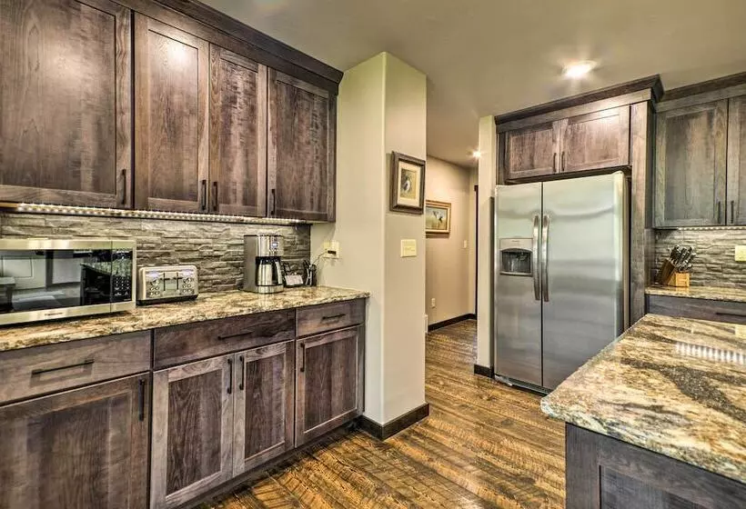 Grand Slam Ranch:  Hike & Fly Fish On Site!