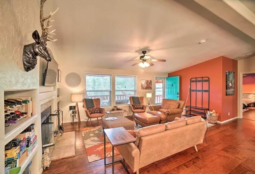 Hilltop Hideout  W/ Peaceful Mountain Views