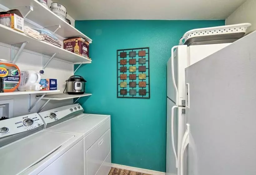 Hilltop Hideout  W/ Peaceful Mountain Views