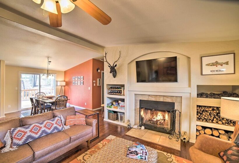 Hilltop Hideout W/ Peaceful Mountain Views