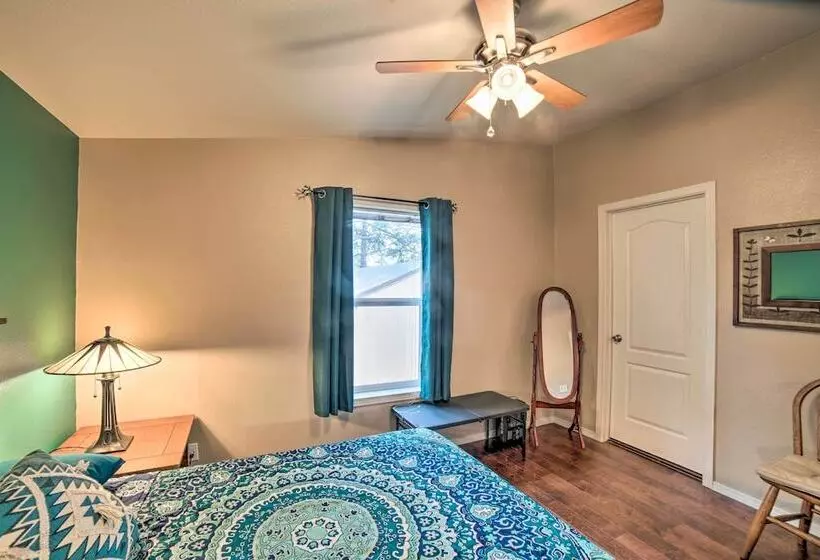 Hilltop Hideout  W/ Peaceful Mountain Views