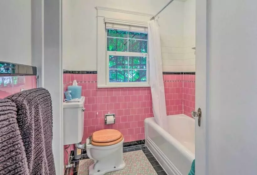 1 Mi To Casinos: Historic Reno Home On Riverwalk