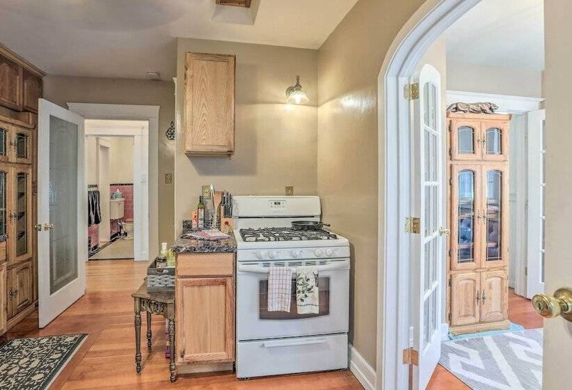 1 Mi To Casinos: Historic Reno Home On Riverwalk