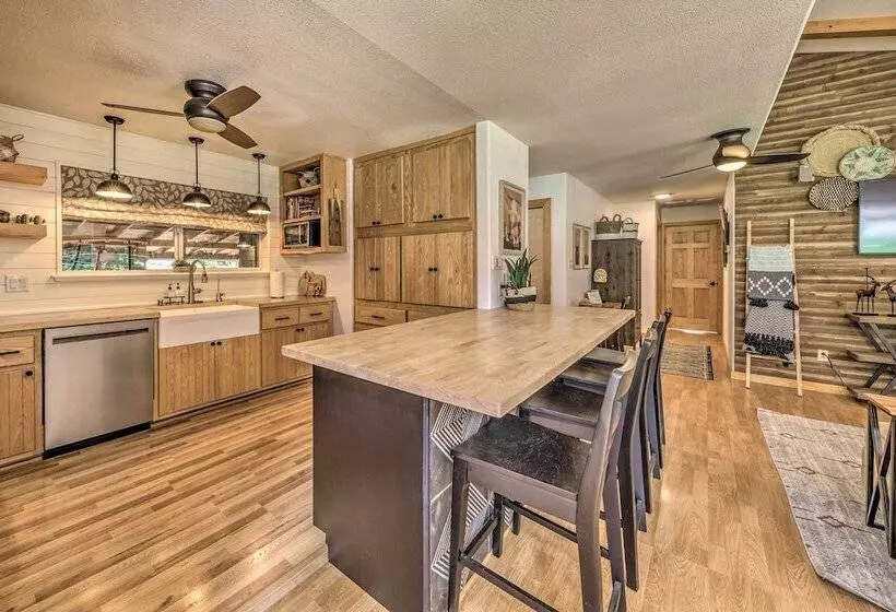 Inn The Clouds    Charming Cloudcroft Escape