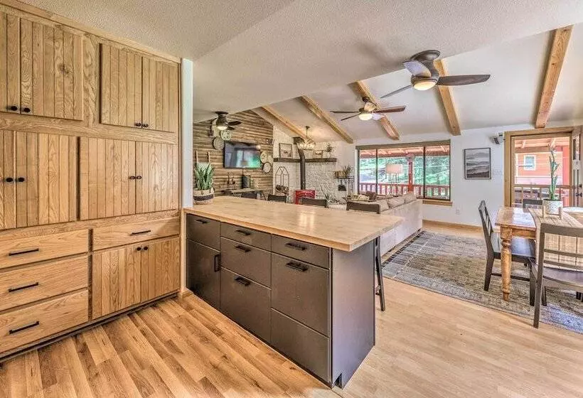 Inn The Clouds    Charming Cloudcroft Escape