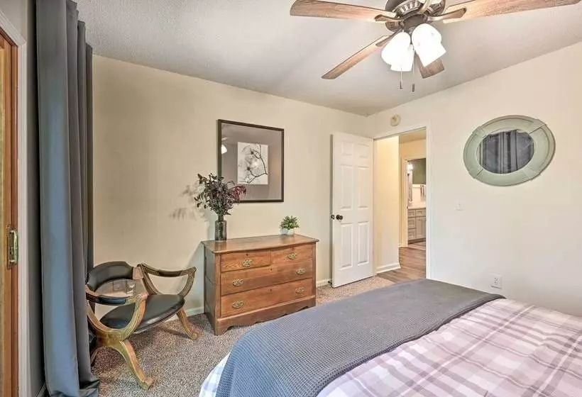 Lakefront Anderson Paradise: Dock, Fire Pit!